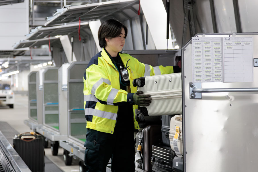 空港の“安心”と“快適”を支える。
共に成長し、未来を創る仲間へ。